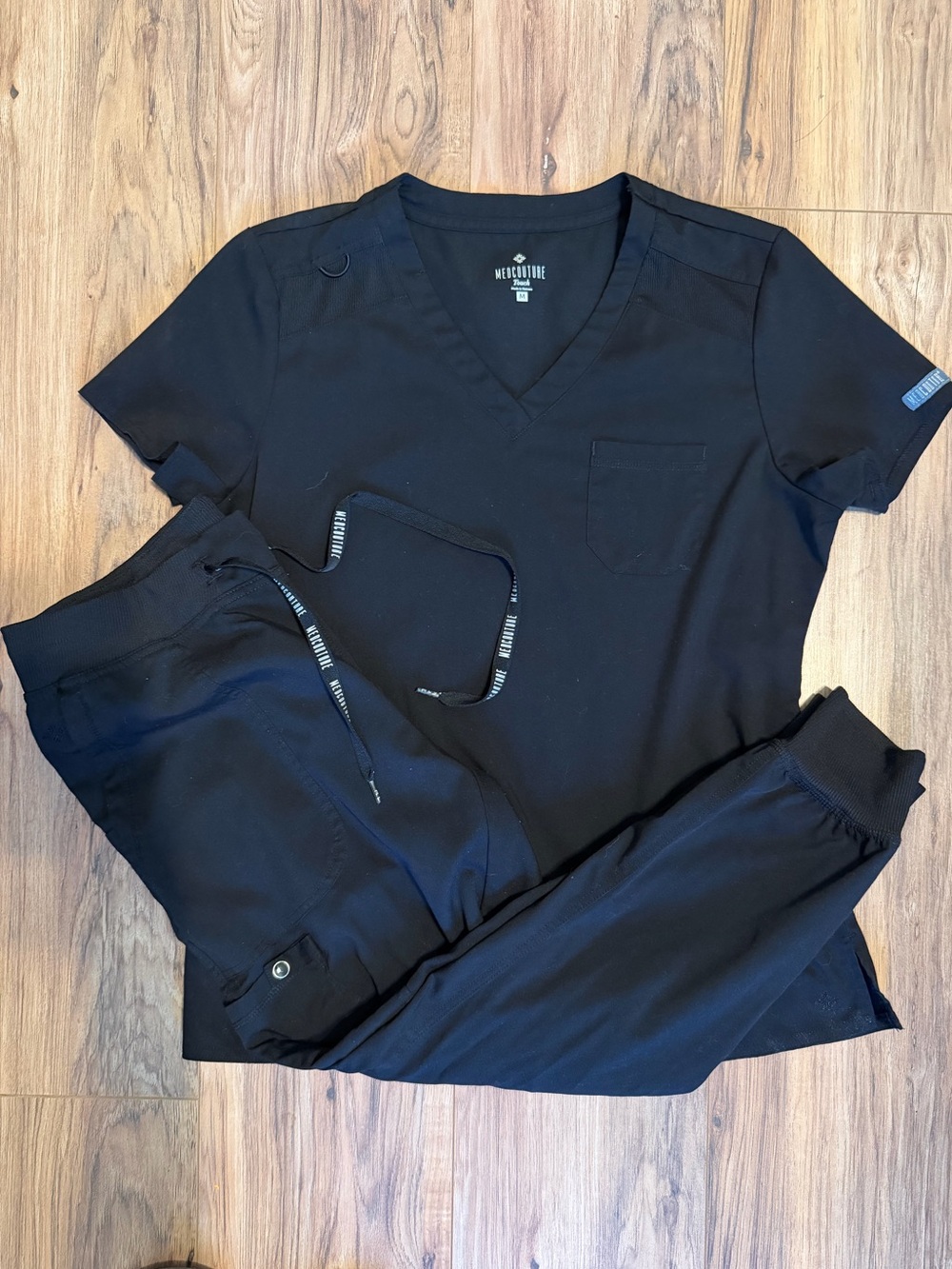 Med Couture Black V-Neck Scrub Top with Jogger Pants Size Medium